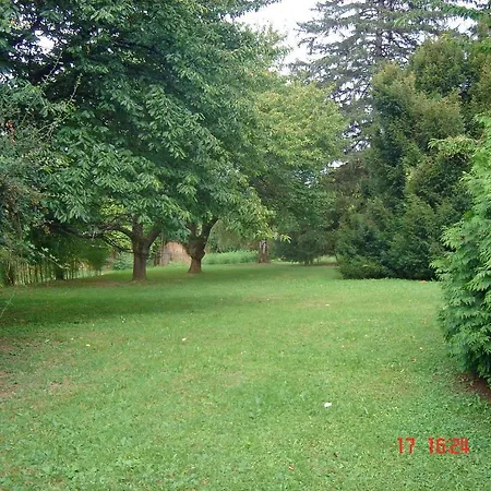 Domaine Des Buis 3* Albon